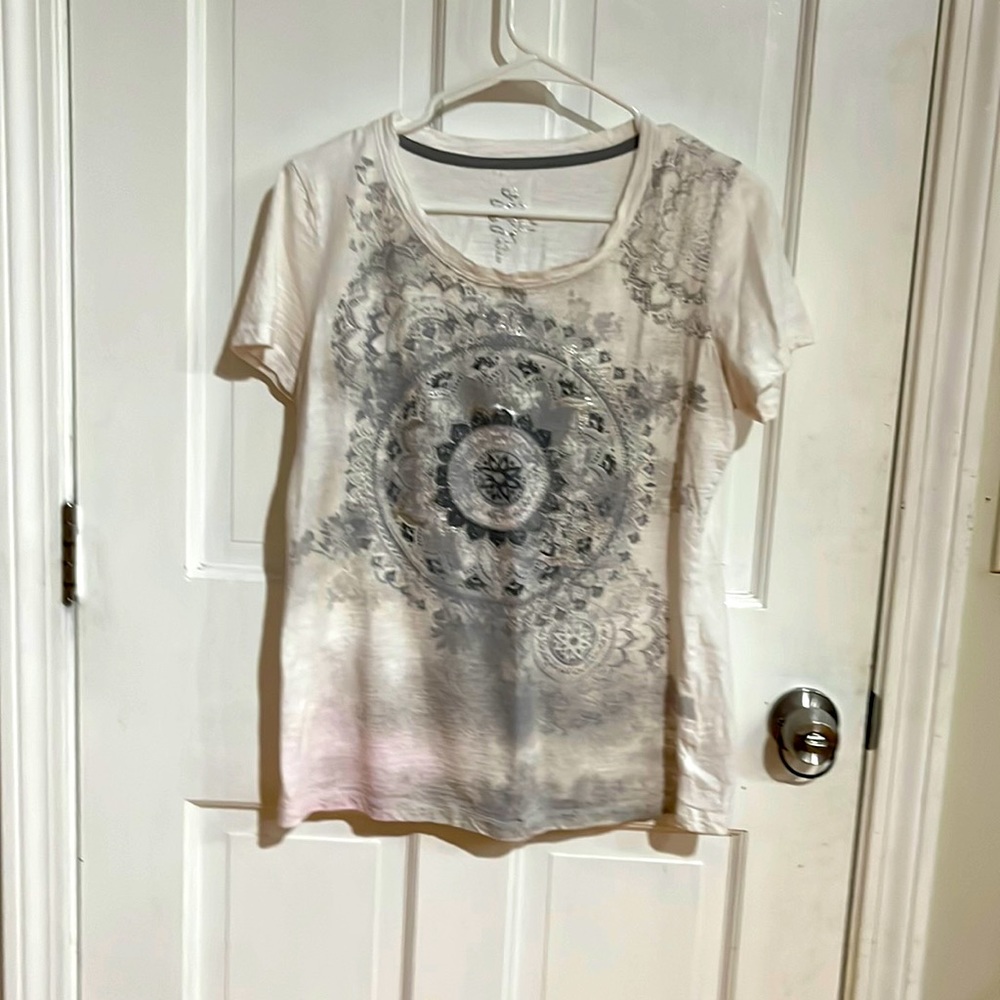 Made for life stylish shirt with amazing detail of gray and silver, size medium
